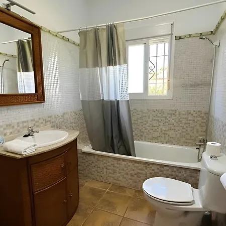 Casa Con Piscina Privada Urbanizacion Roche Viejo * コニル・デ・ラ・フロンテラ