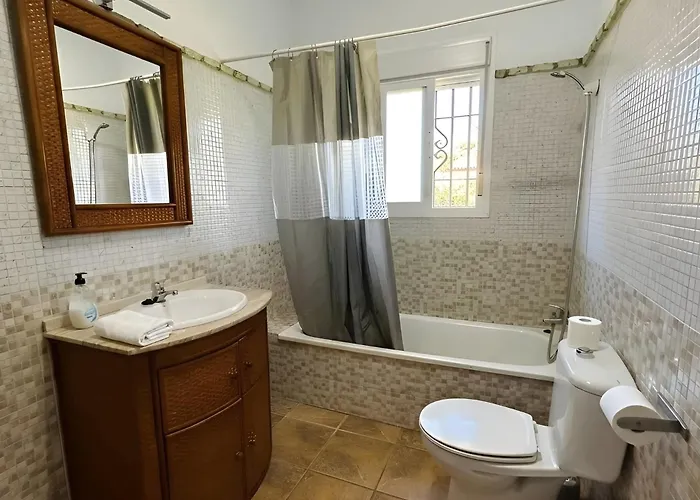 Casa Con Piscina Privada Urbanizacion Roche Viejo * コニル・デ・ラ・フロンテラ