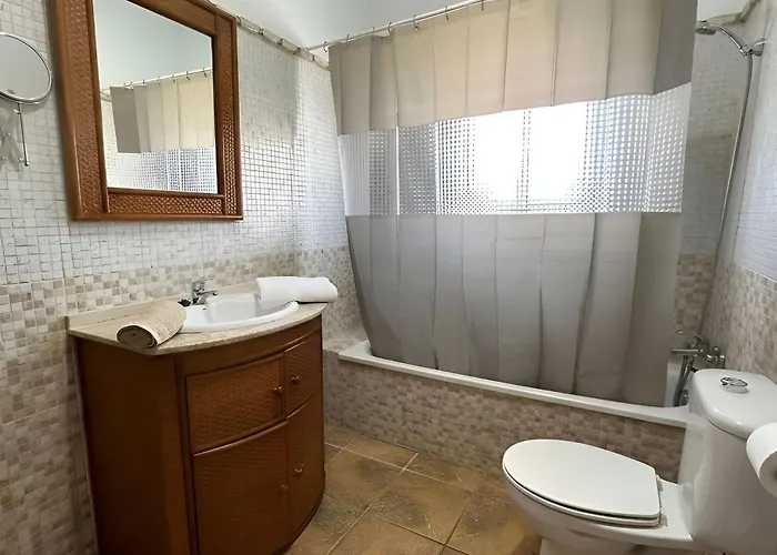 Casa Con Piscina Privada Urbanizacion Roche Viejo