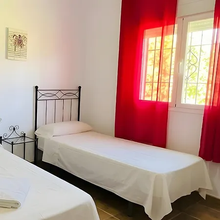 Casa Con Piscina Privada Urbanizacion Roche Viejo Semesterbostad
