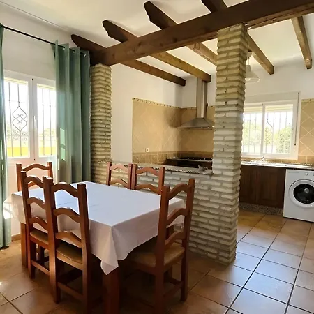 Будинок відпочинку Casa Con Piscina Privada Urbanizacion Roche Viejo